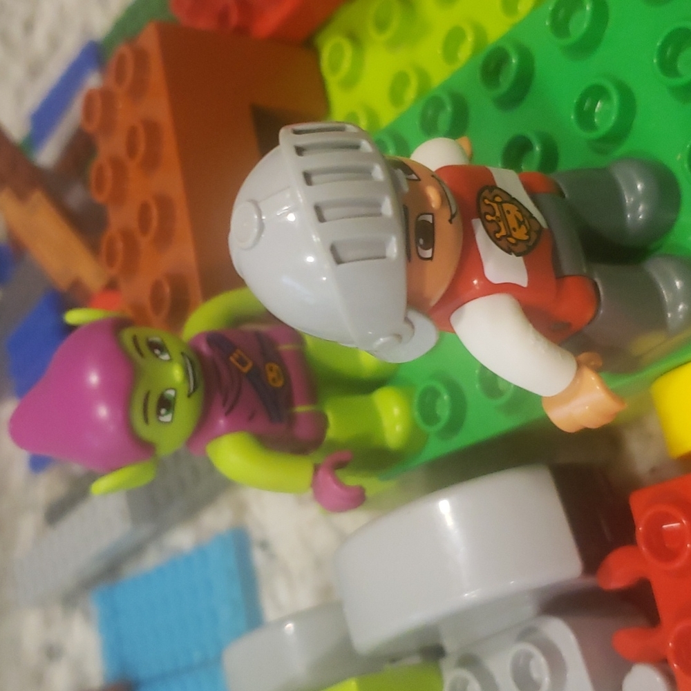 Legos - Picture 10 of 10